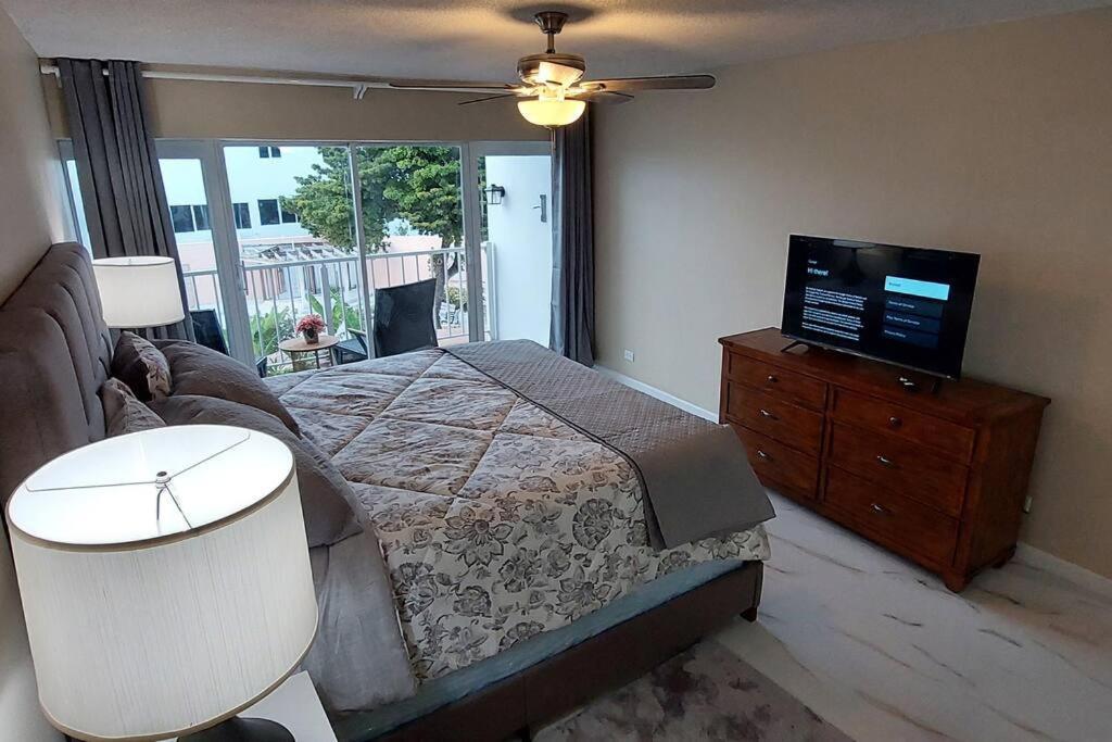 Nassau Harbour Cozy 2 Bedroom Condo 외부 사진