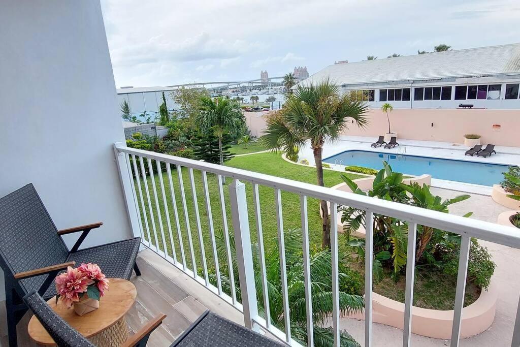 Nassau Harbour Cozy 2 Bedroom Condo 외부 사진