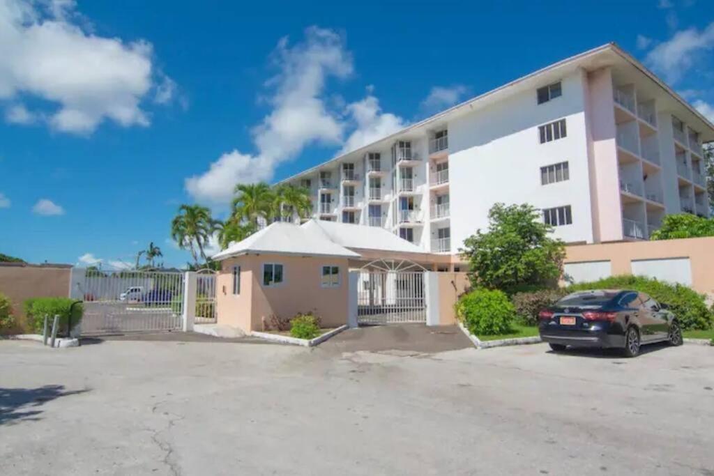 Nassau Harbour Cozy 2 Bedroom Condo 외부 사진